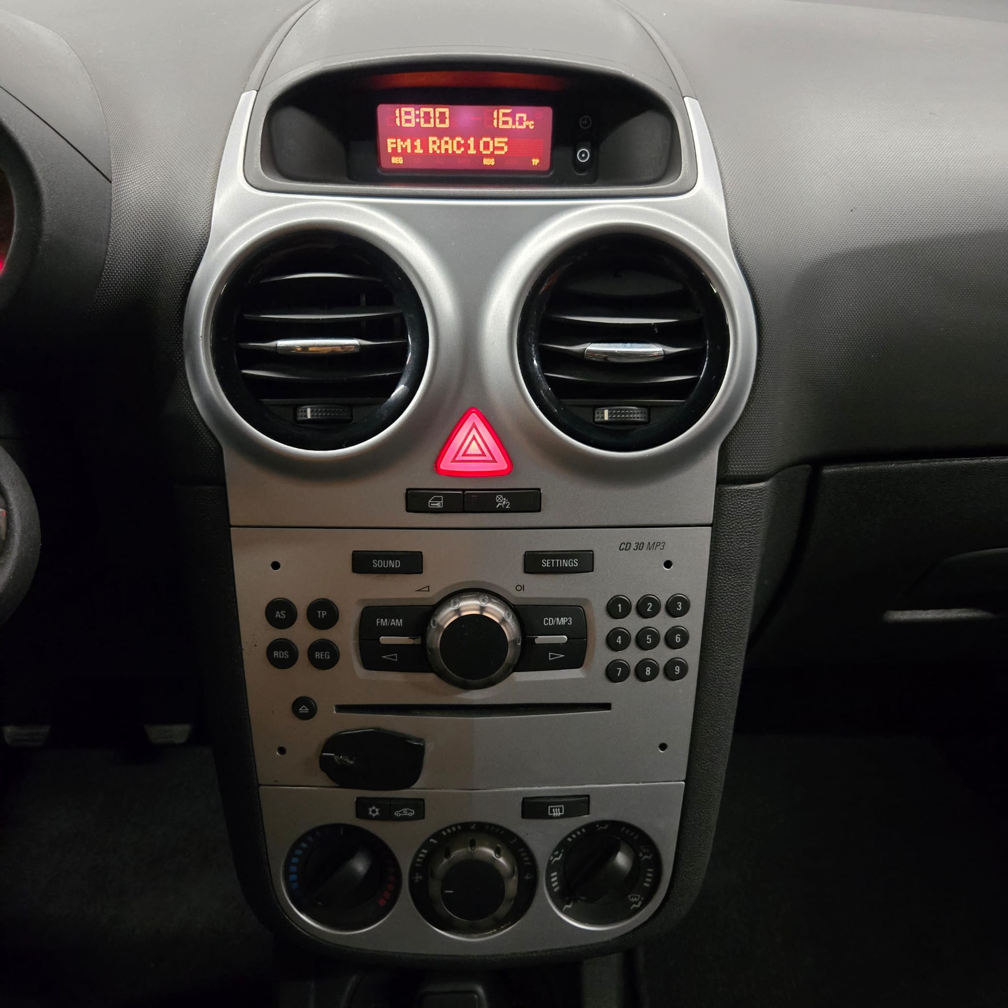 OPEL CORSA - Imagen 10