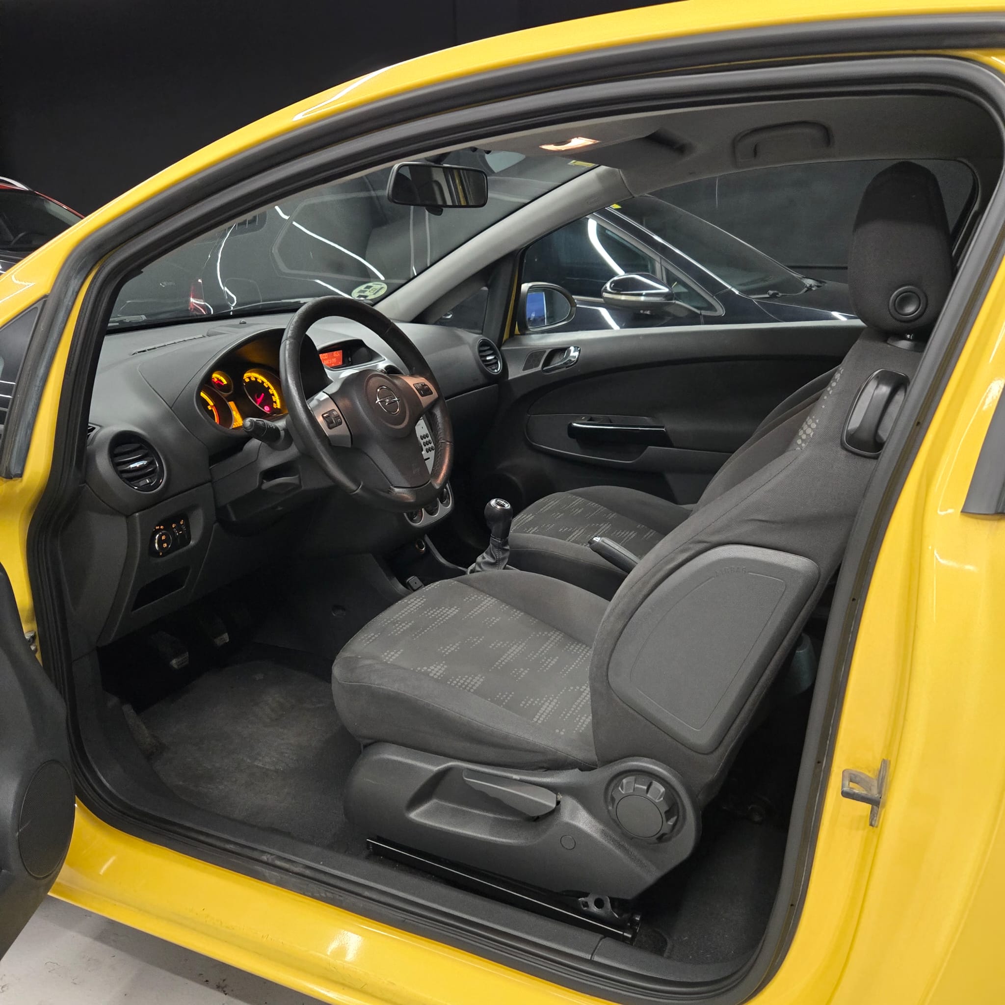 OPEL CORSA - Imagen 8