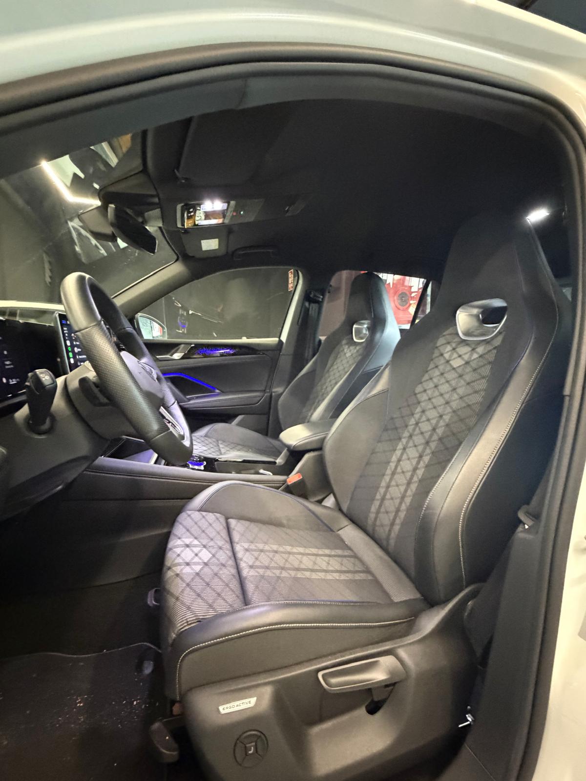 VOLKSWAGEN TIGUAN - Imagen 9