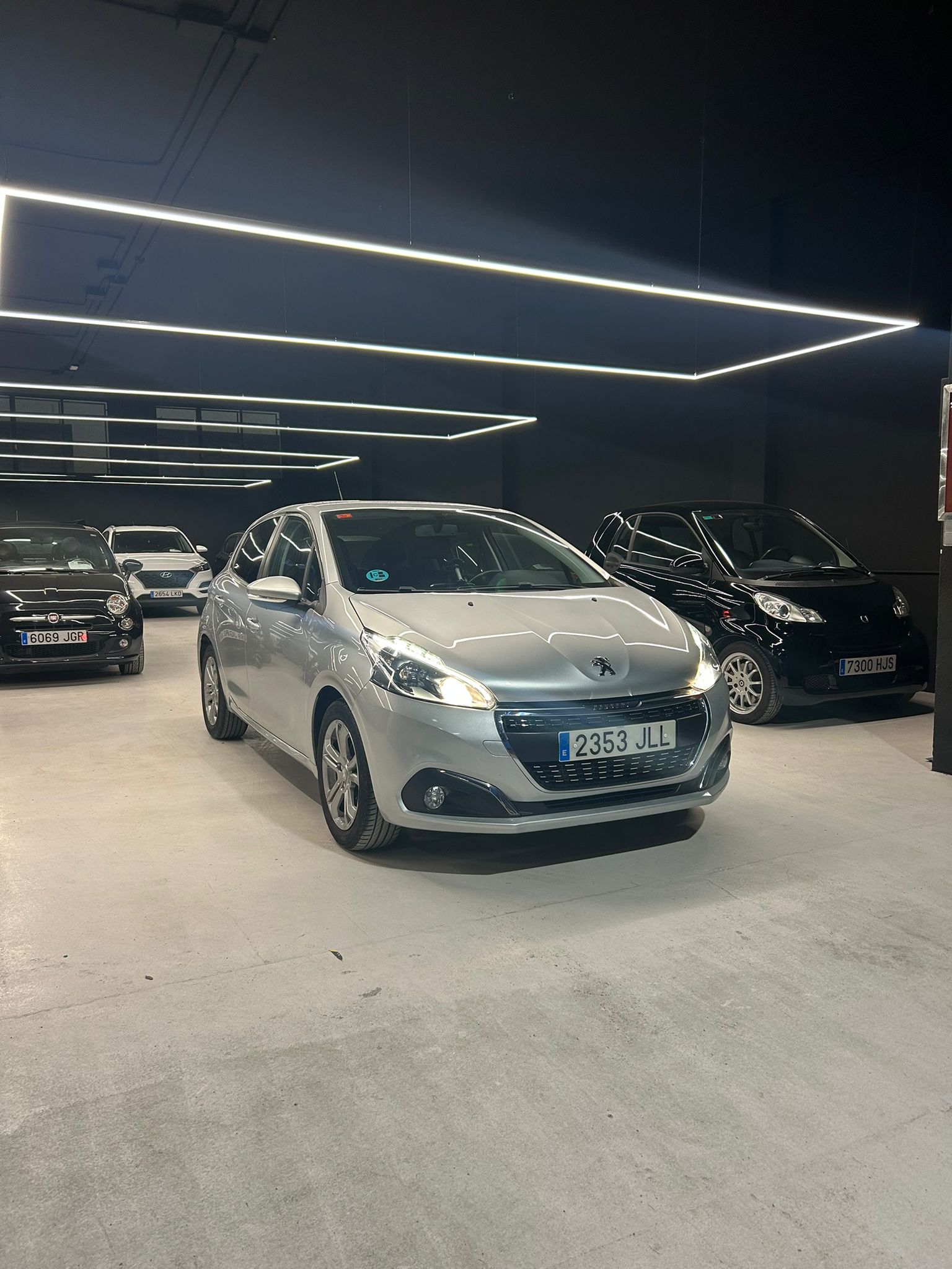 PEUGEOT 208 - Imagen 2