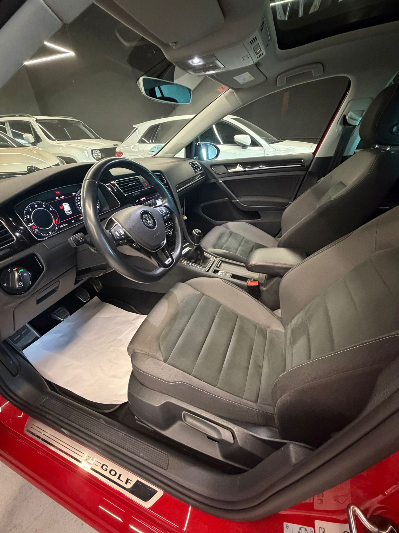 VOLKSWAGEN GOLF R-LINE - Imagen 13