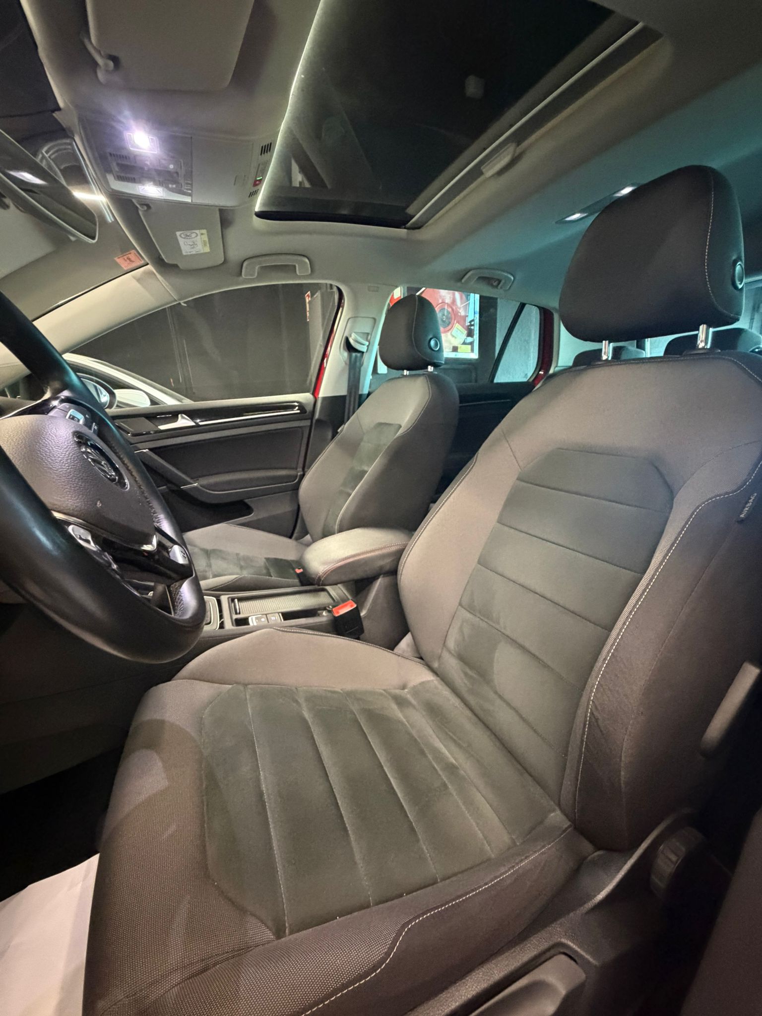 VOLKSWAGEN GOLF R-LINE - Imagen 14