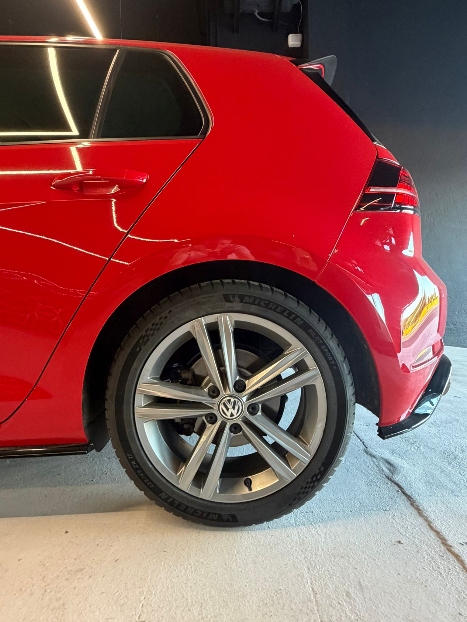 VOLKSWAGEN GOLF R-LINE - Imagen 6