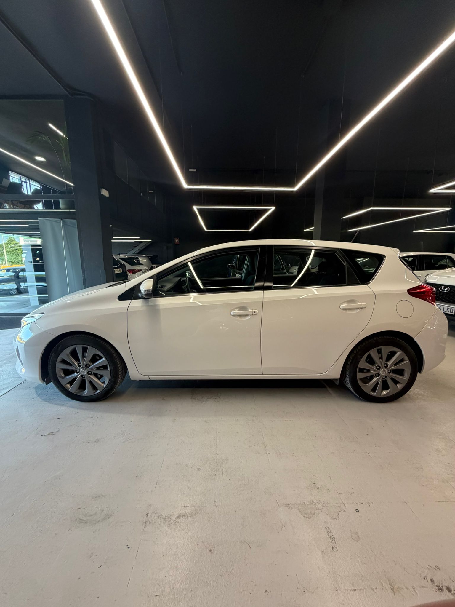 TOYOTA AURIS - Imagen 8