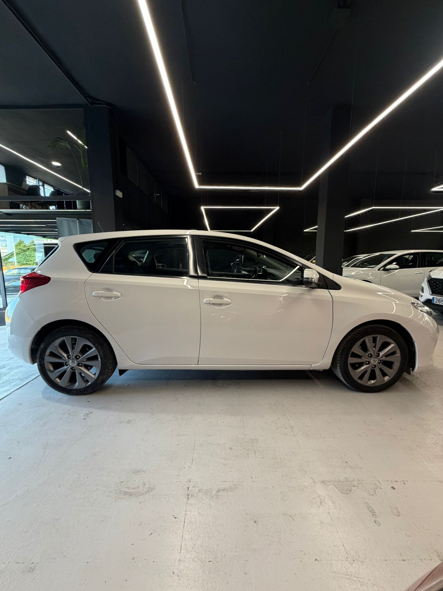 TOYOTA AURIS - Imagen 9