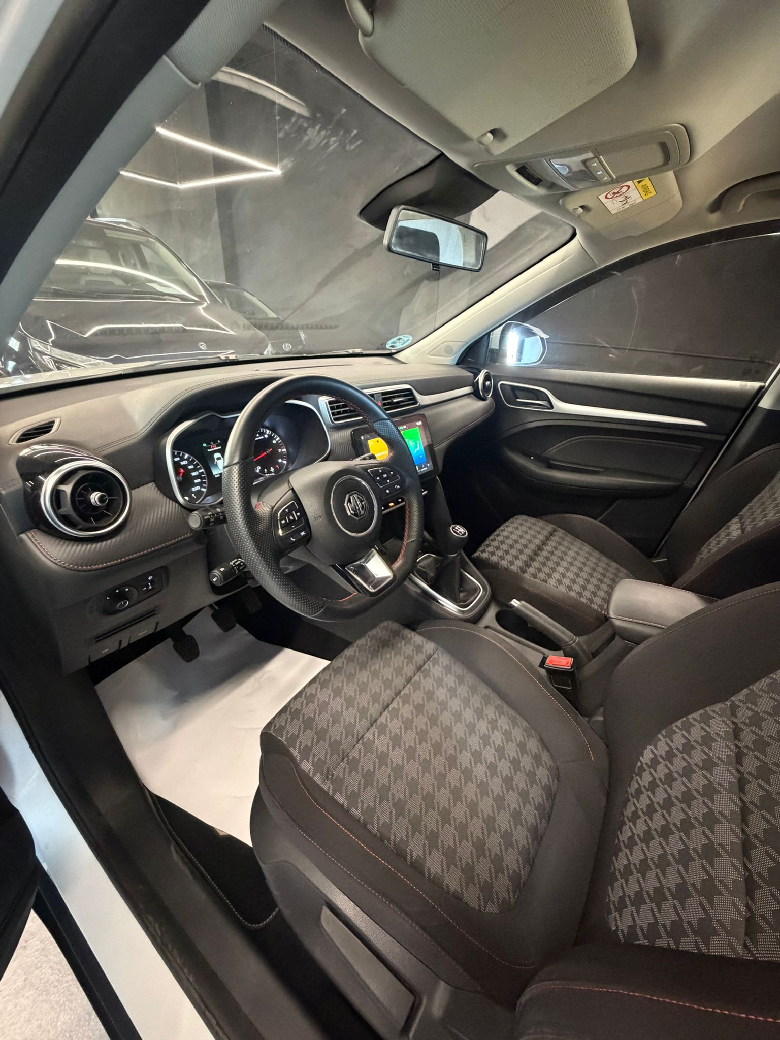 MG ZS - Imagen 18
