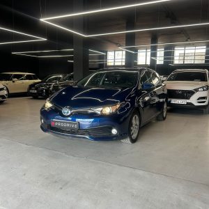 TOYOTA AURIS