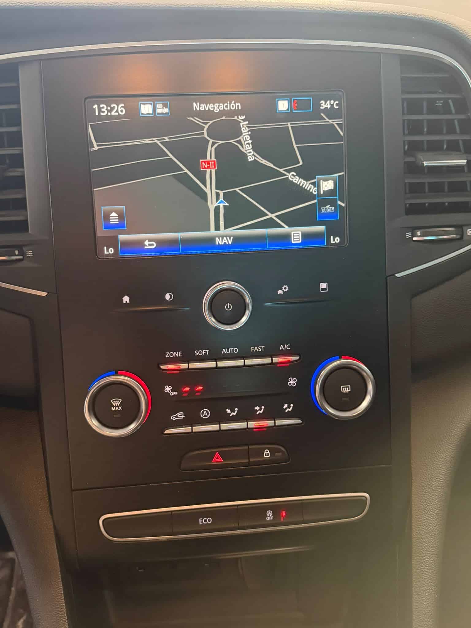 RENAULT MEGANE 2018 - Imagen 18