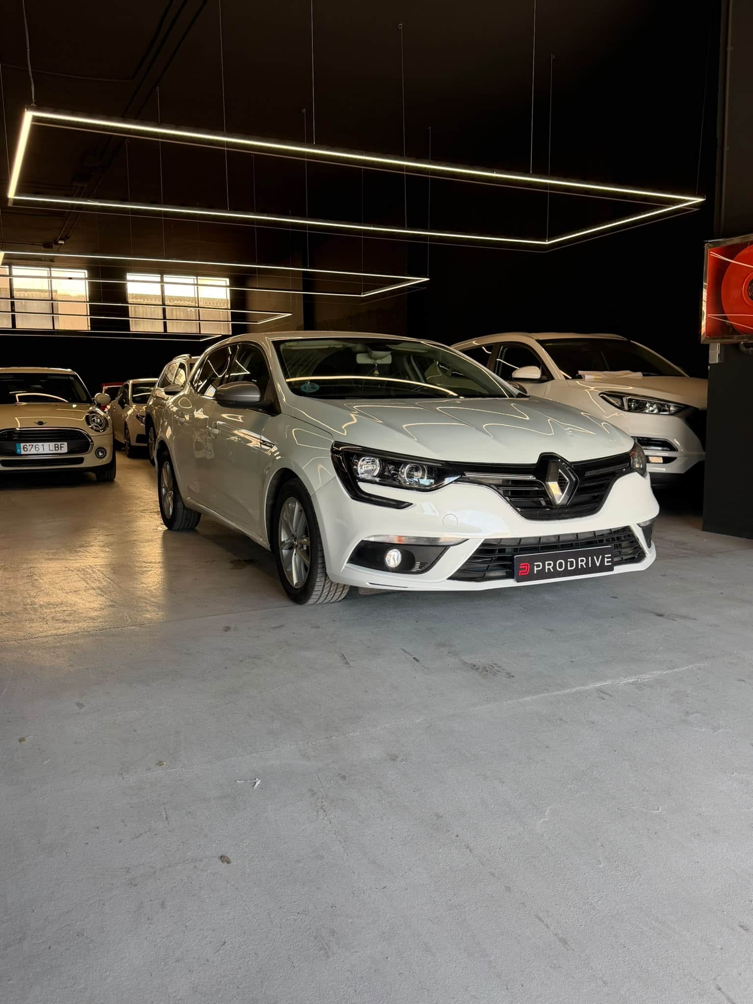 RENAULT MEGANE 2018 - Imagen 3