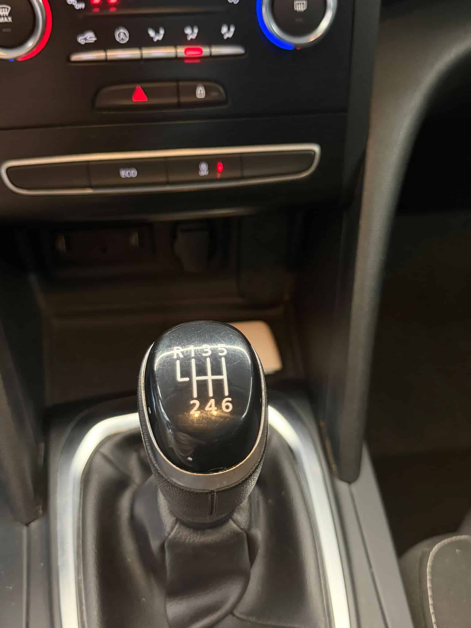 RENAULT MEGANE 2018 - Imagen 20