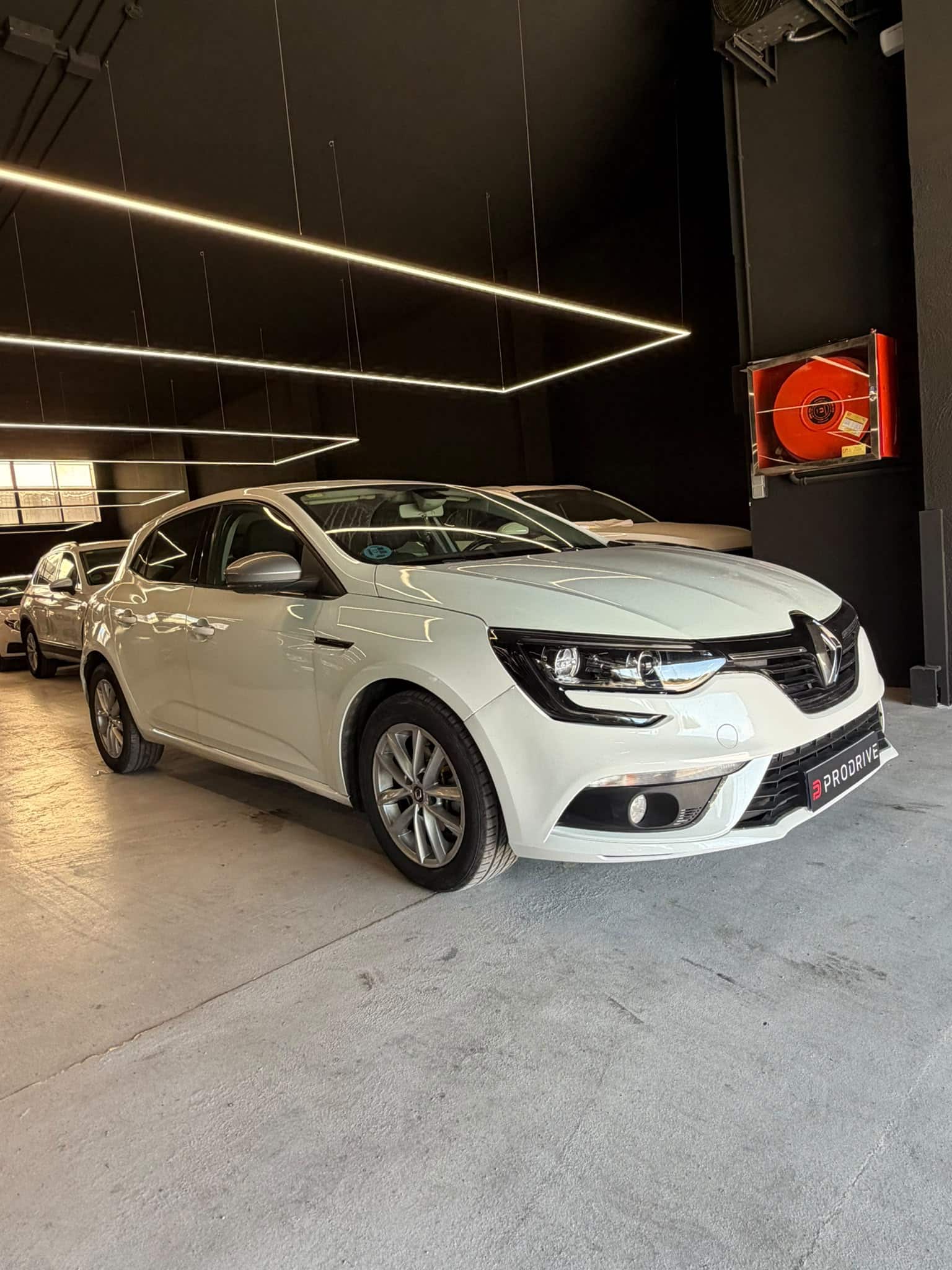 RENAULT MEGANE 2018 - Imagen 13