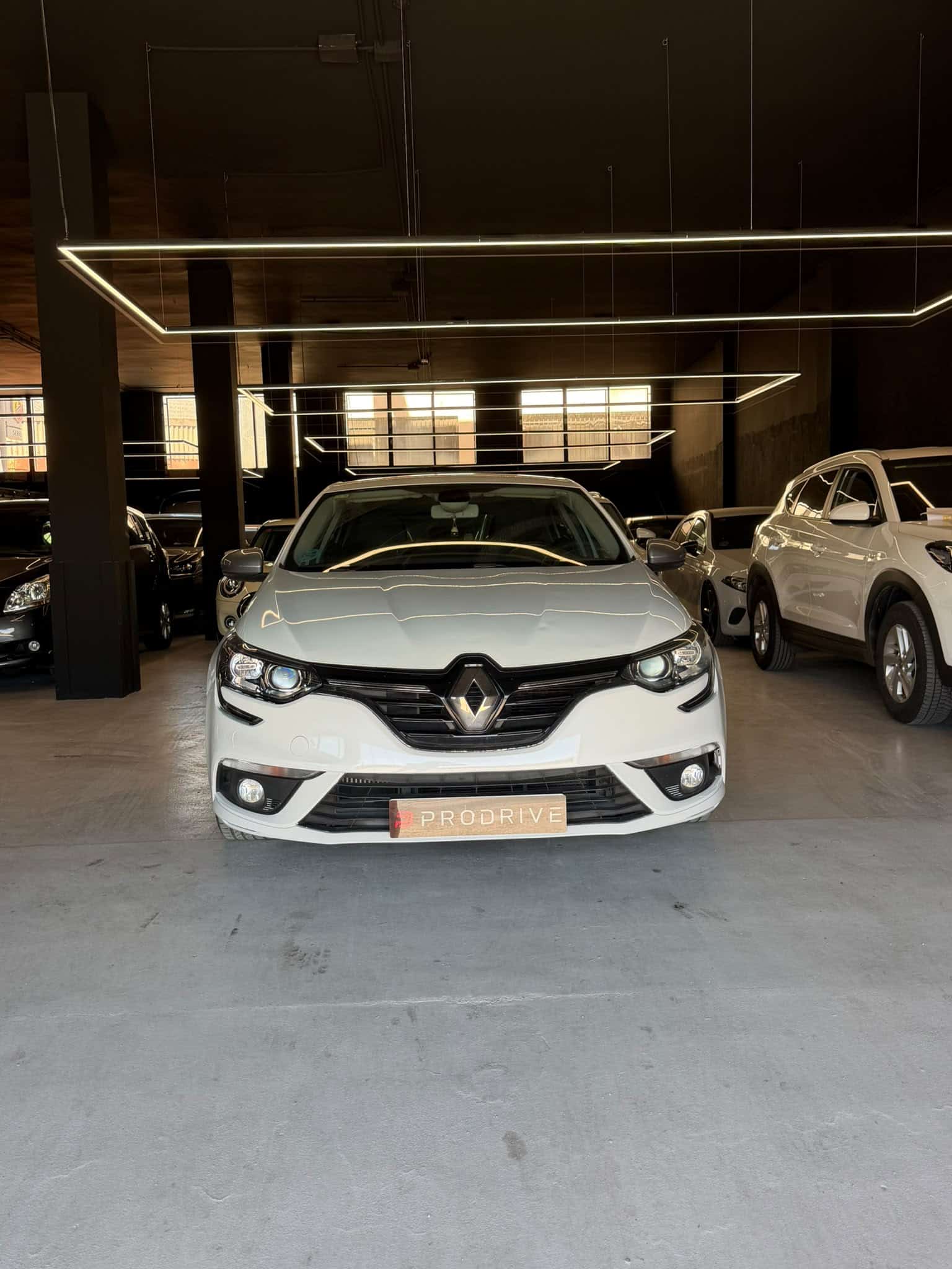 RENAULT MEGANE 2018 - Imagen 4