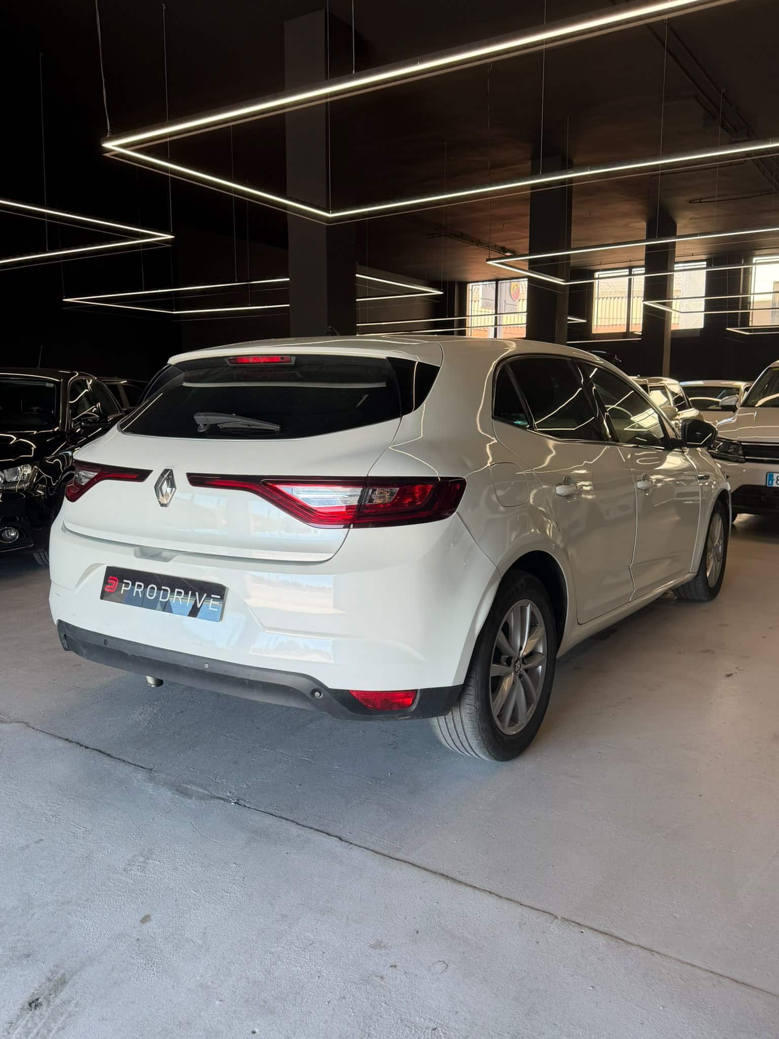 RENAULT MEGANE 2018 - Imagen 8
