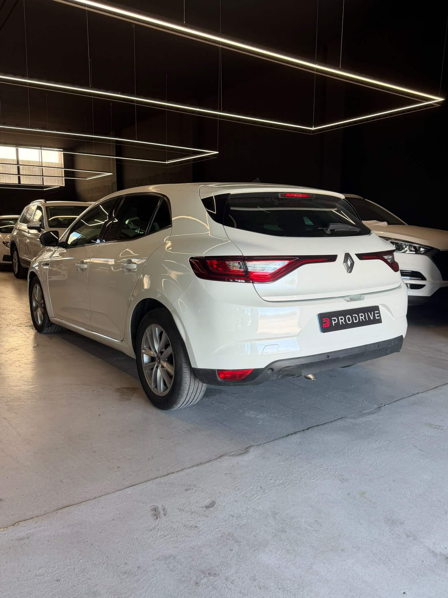 RENAULT MEGANE 2018 - Imagen 9