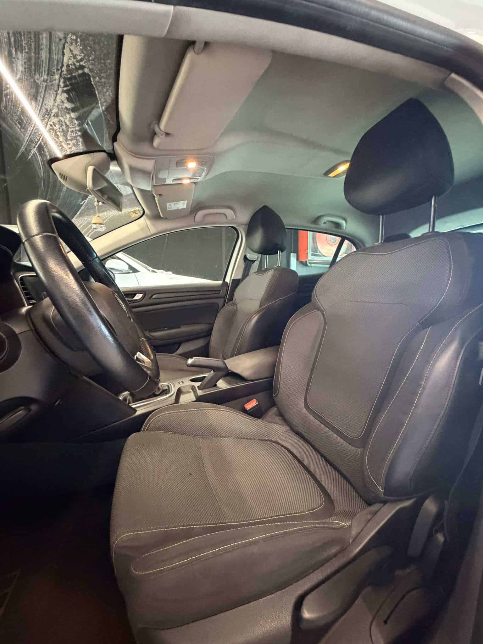 RENAULT MEGANE 2018 - Imagen 15