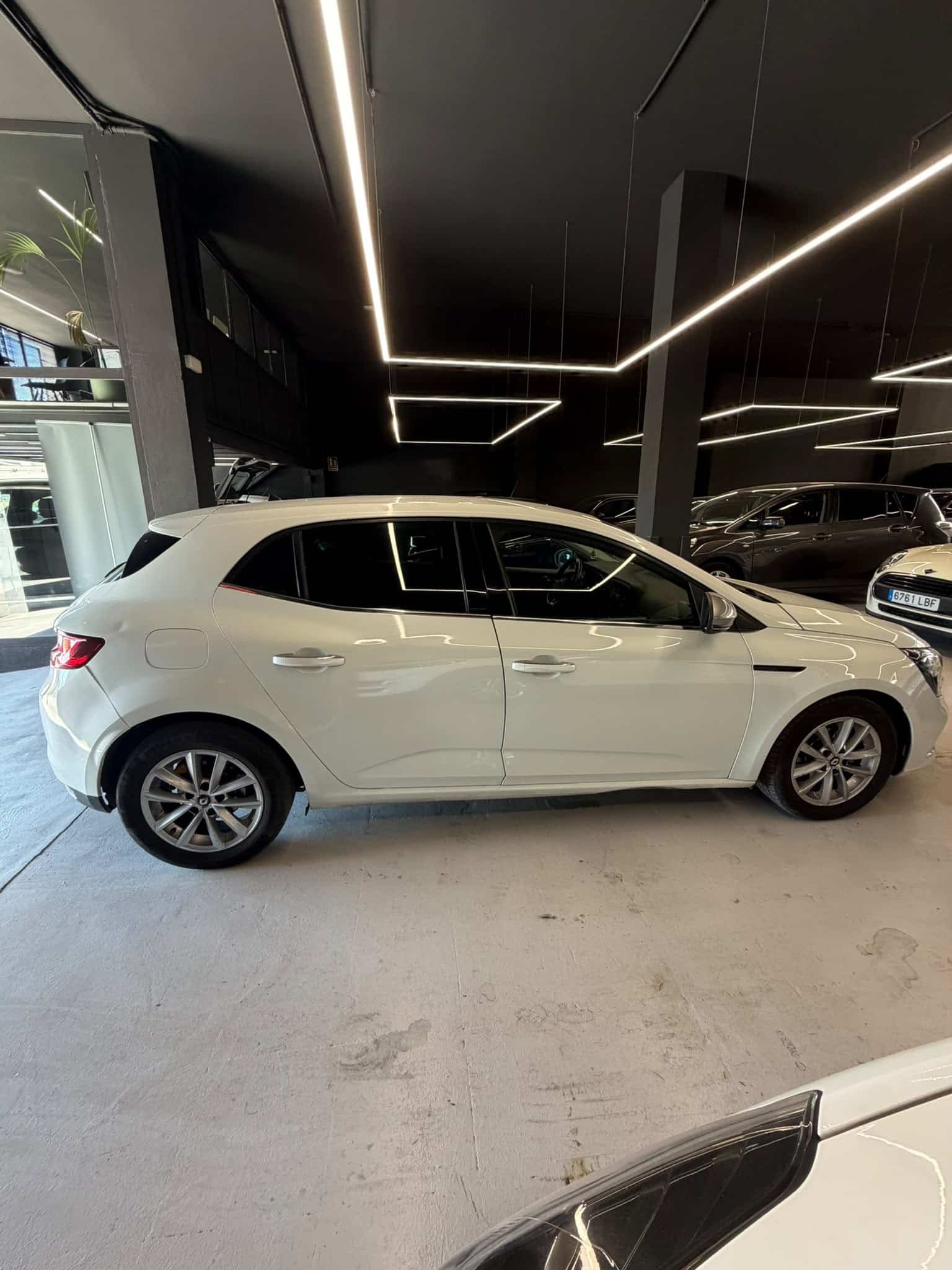 RENAULT MEGANE 2018 - Imagen 12