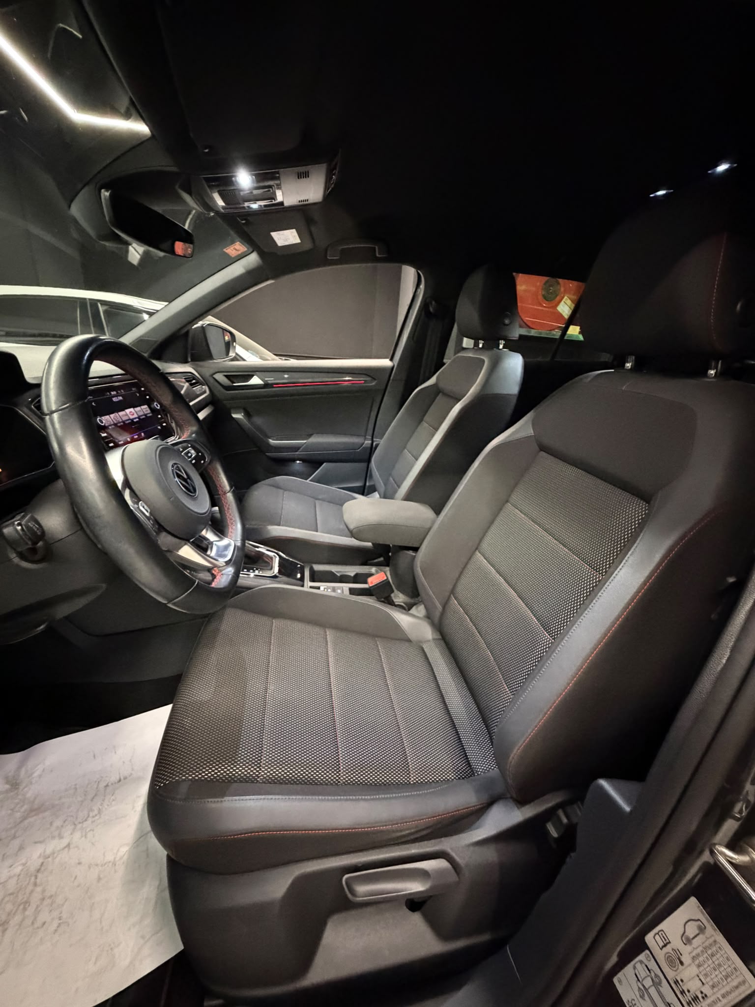 VOLKSWAGEN T-ROC - Imagen 15