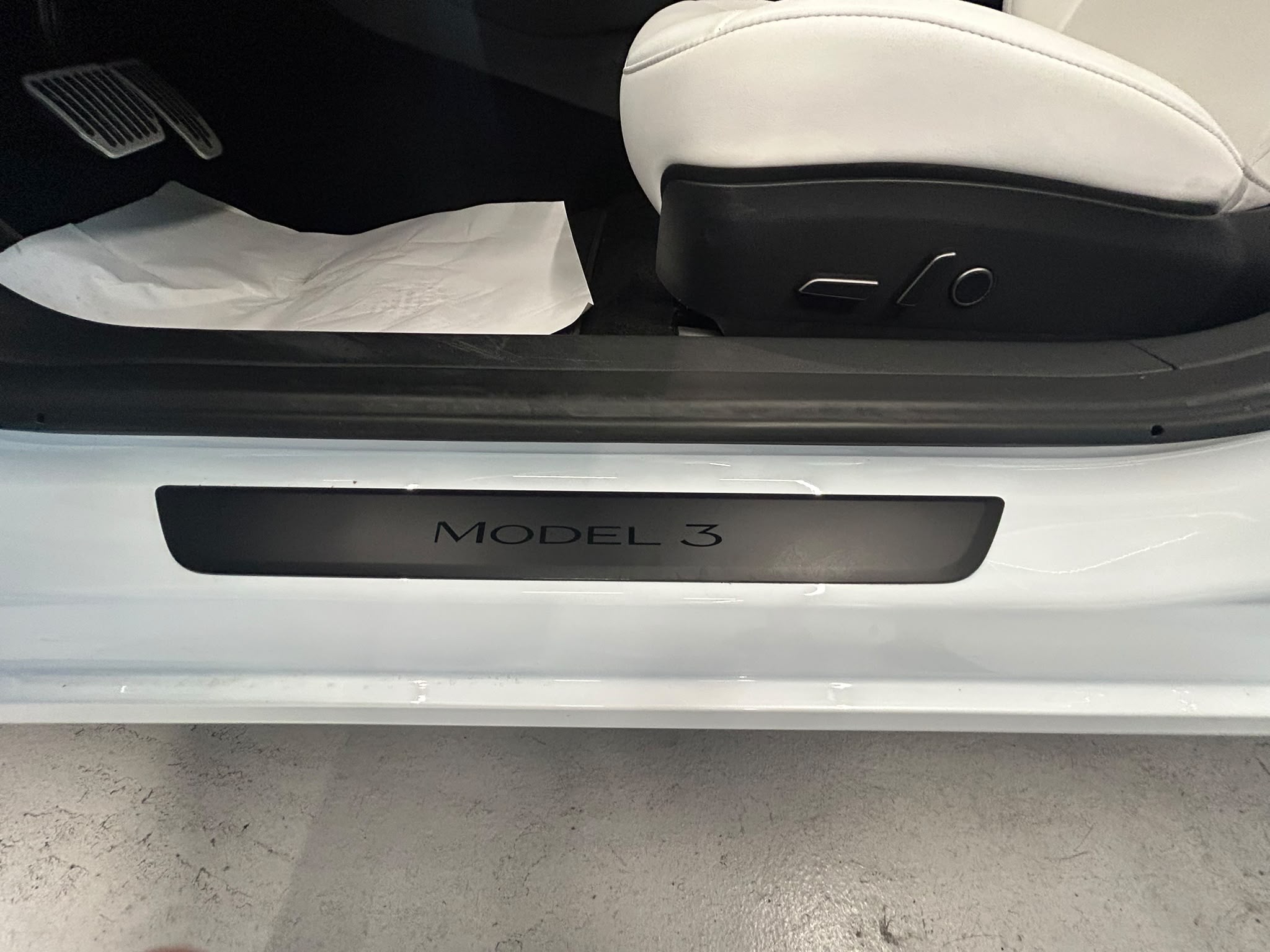 TESLA MODEL 3 - Imagen 31