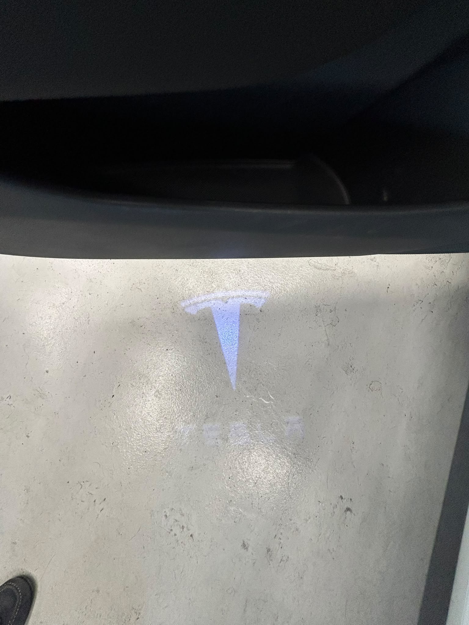 TESLA MODEL 3 - Imagen 32