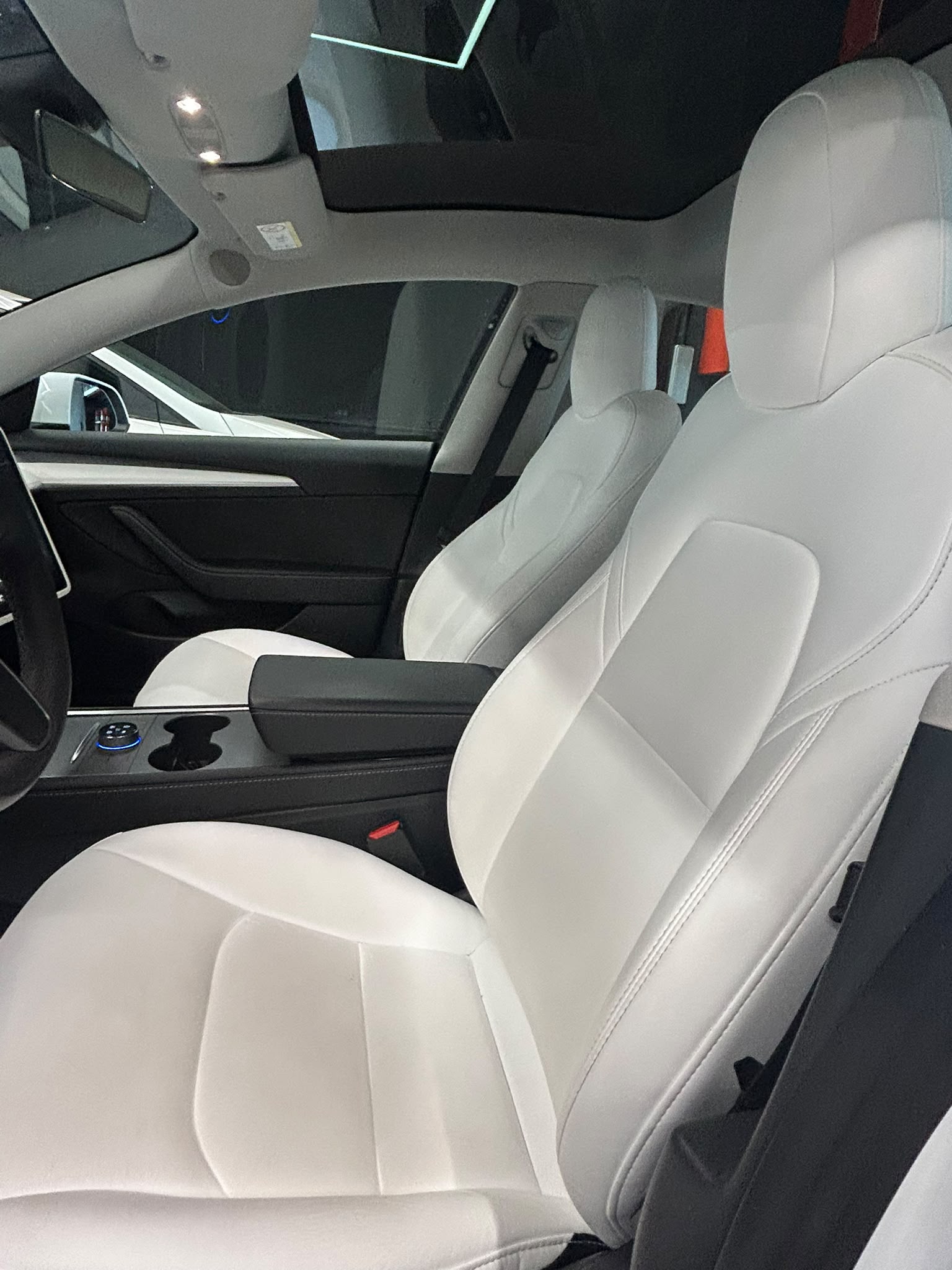 TESLA MODEL 3 - Imagen 26
