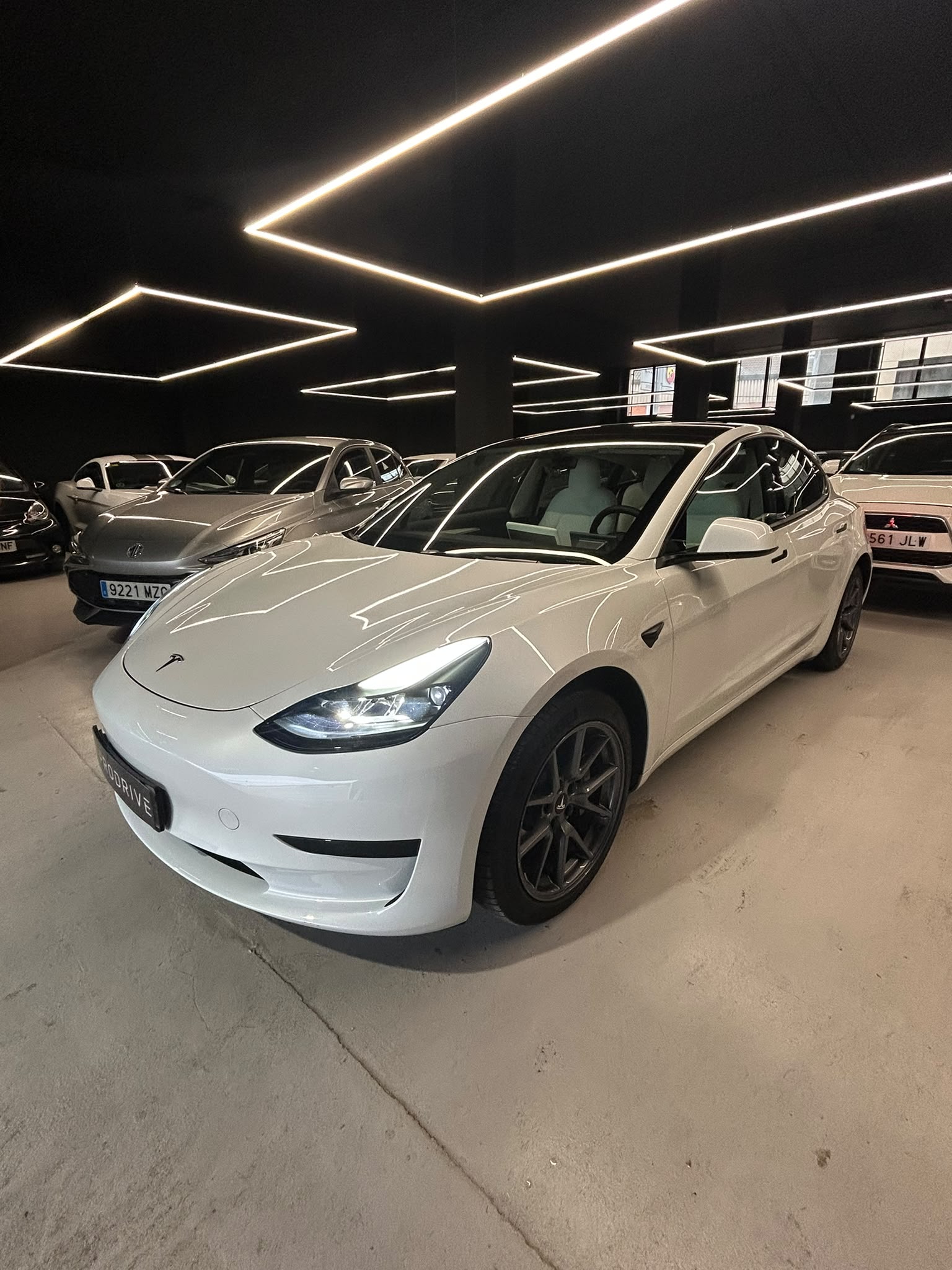 TESLA MODEL 3 - Imagen 8