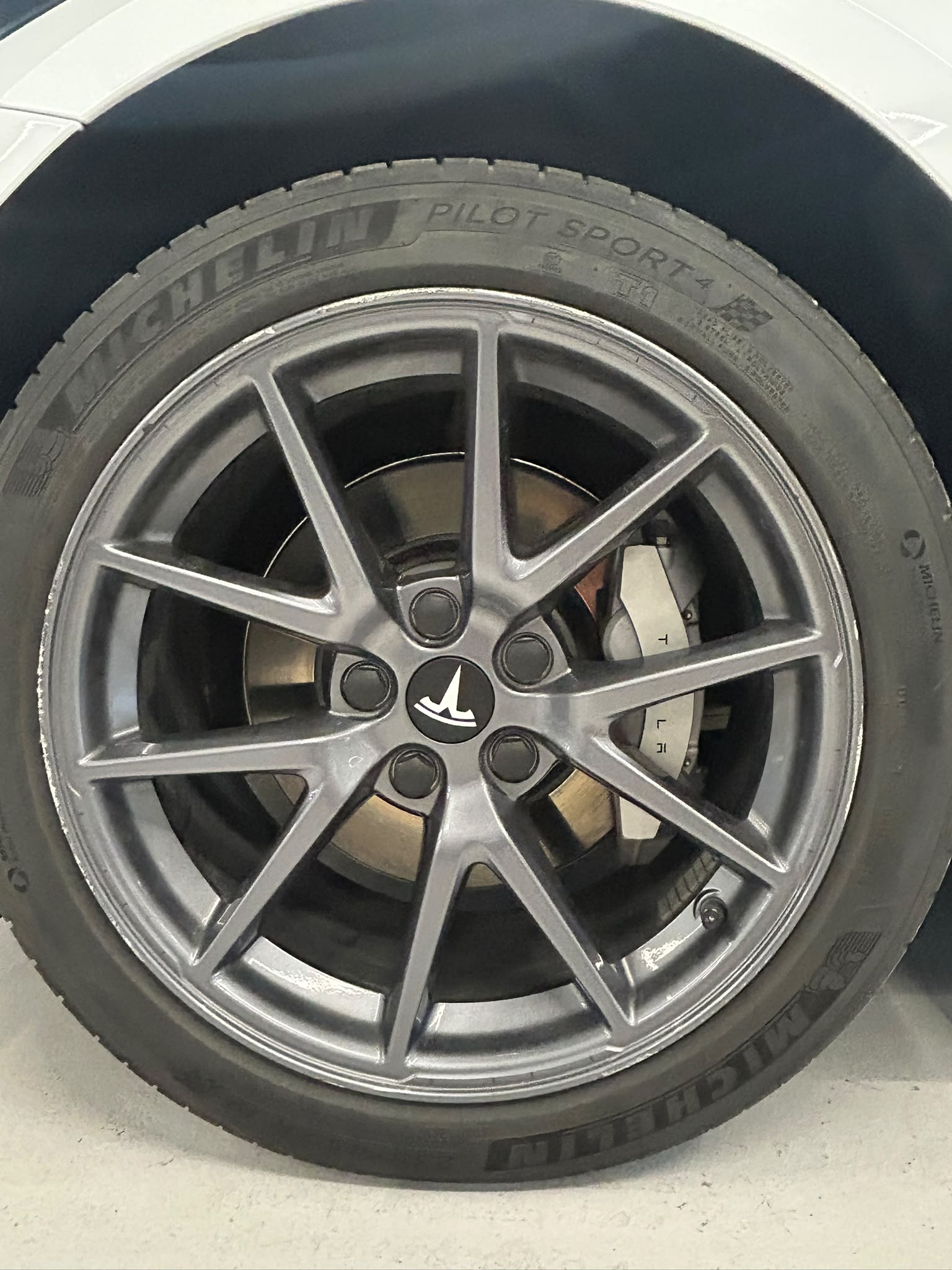 TESLA MODEL 3 - Imagen 33