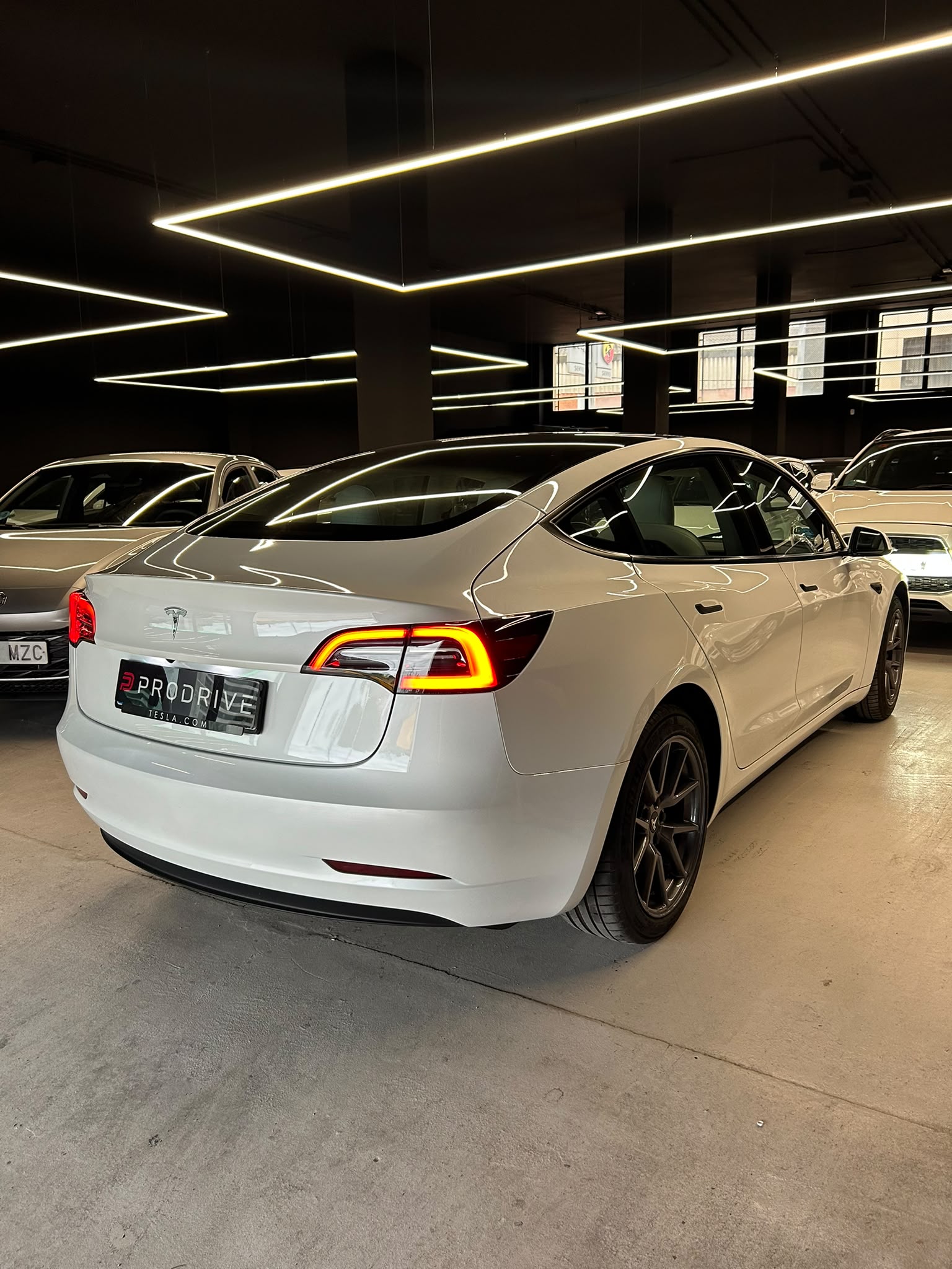 TESLA MODEL 3 - Imagen 18