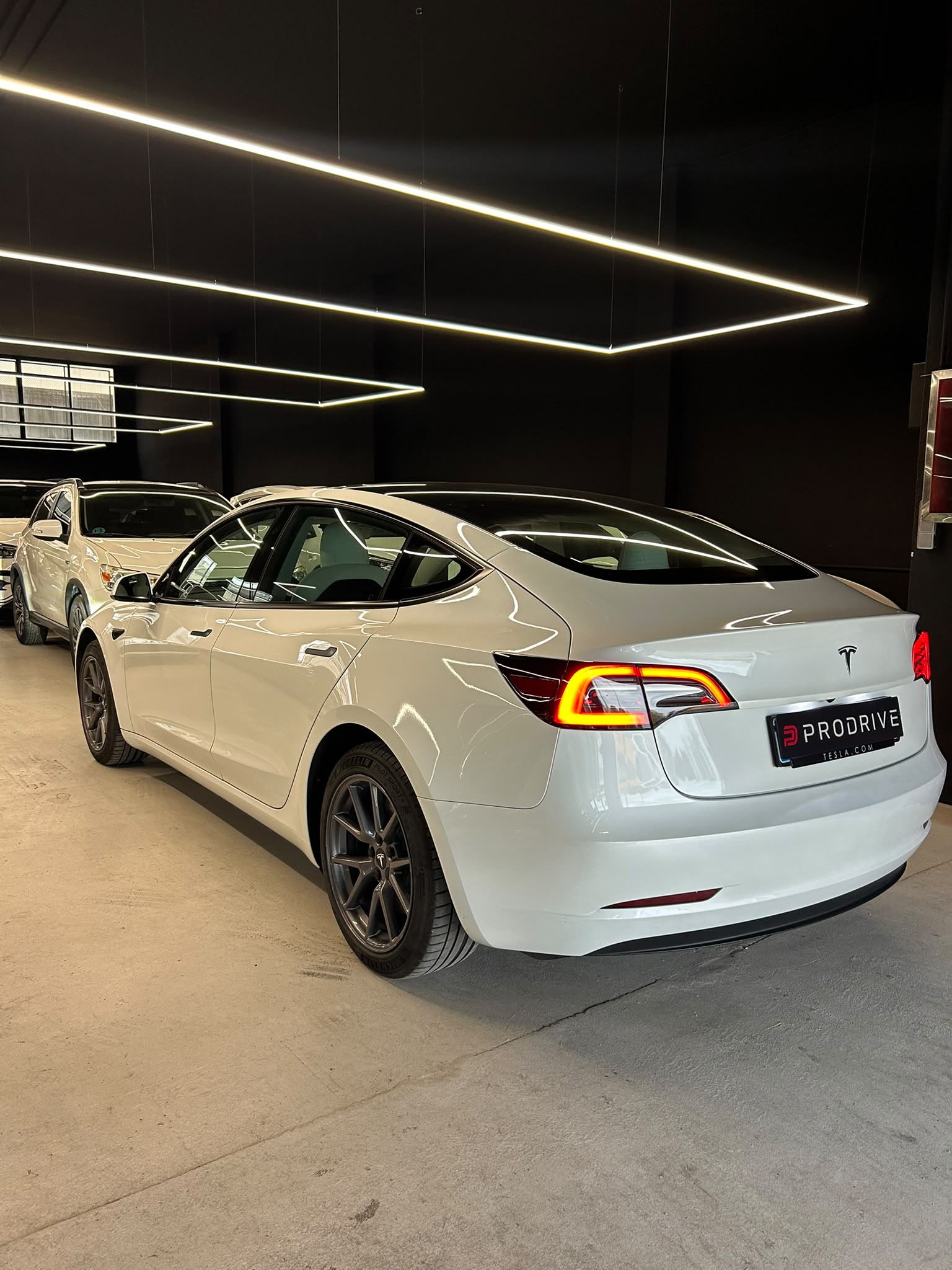 TESLA MODEL 3 - Imagen 15