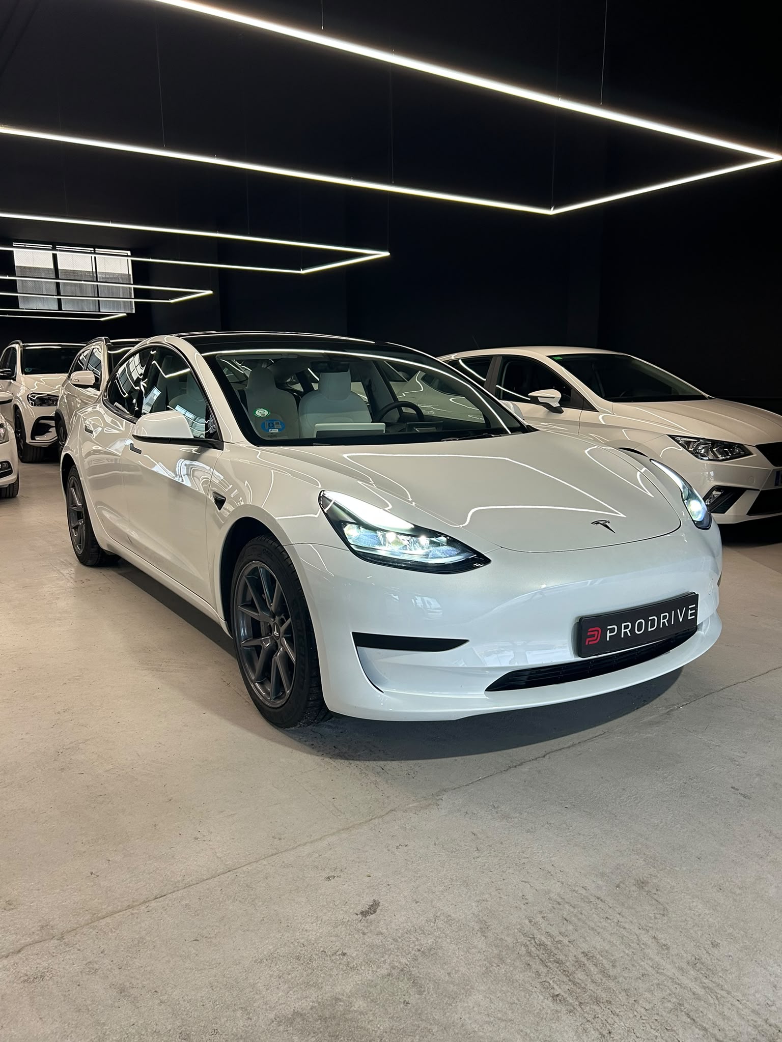 TESLA MODEL 3 - Imagen 12