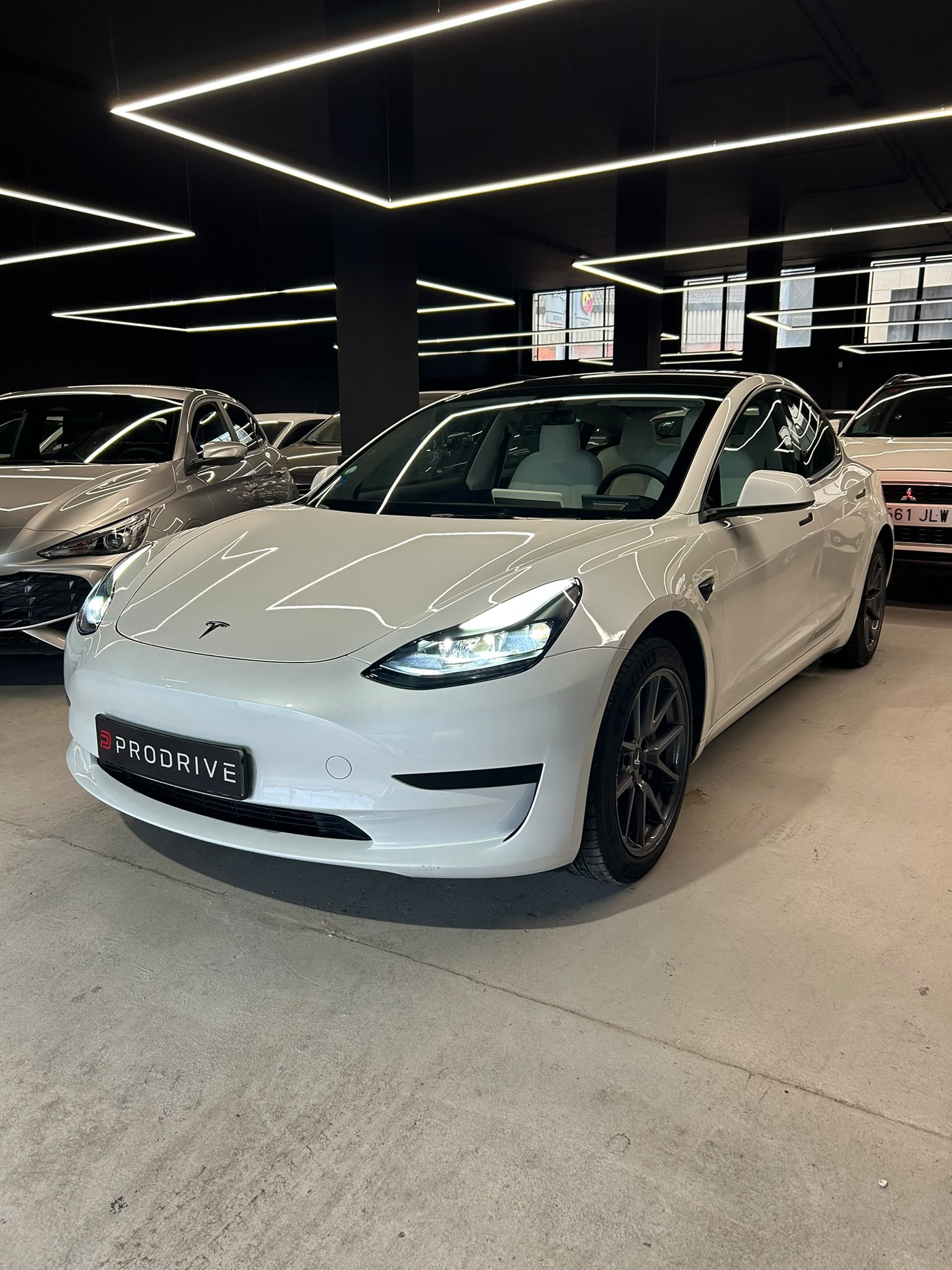 TESLA MODEL 3 - Imagen 13